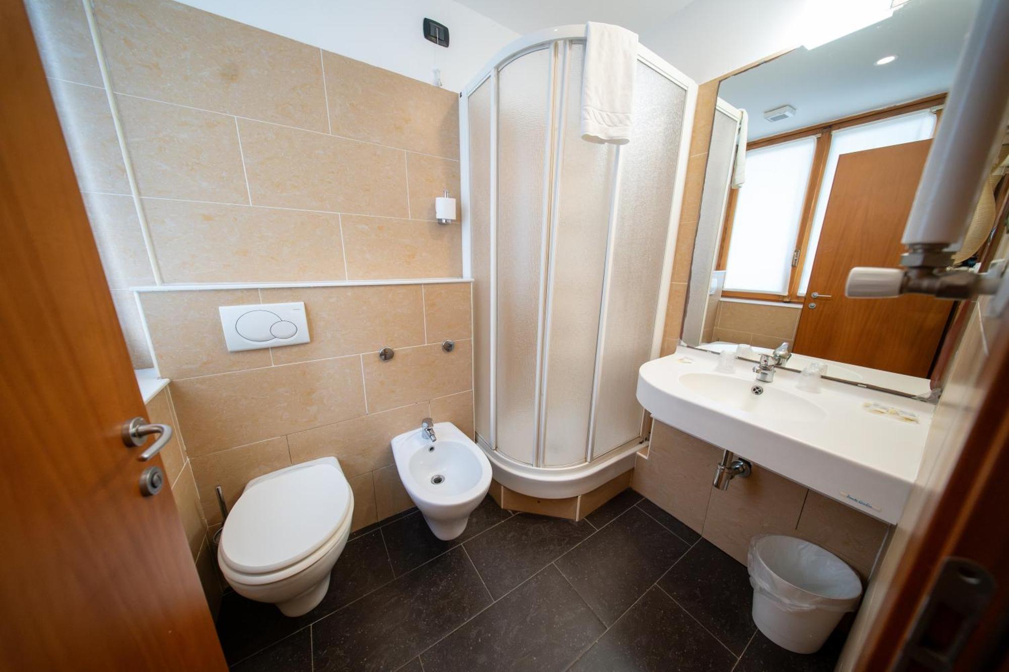 Hotel Residence Sestriere モンカリエーリ エクステリア 写真